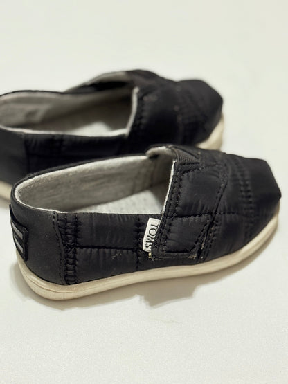 TOMS Black Quilted Slip-On Shoes Size 5