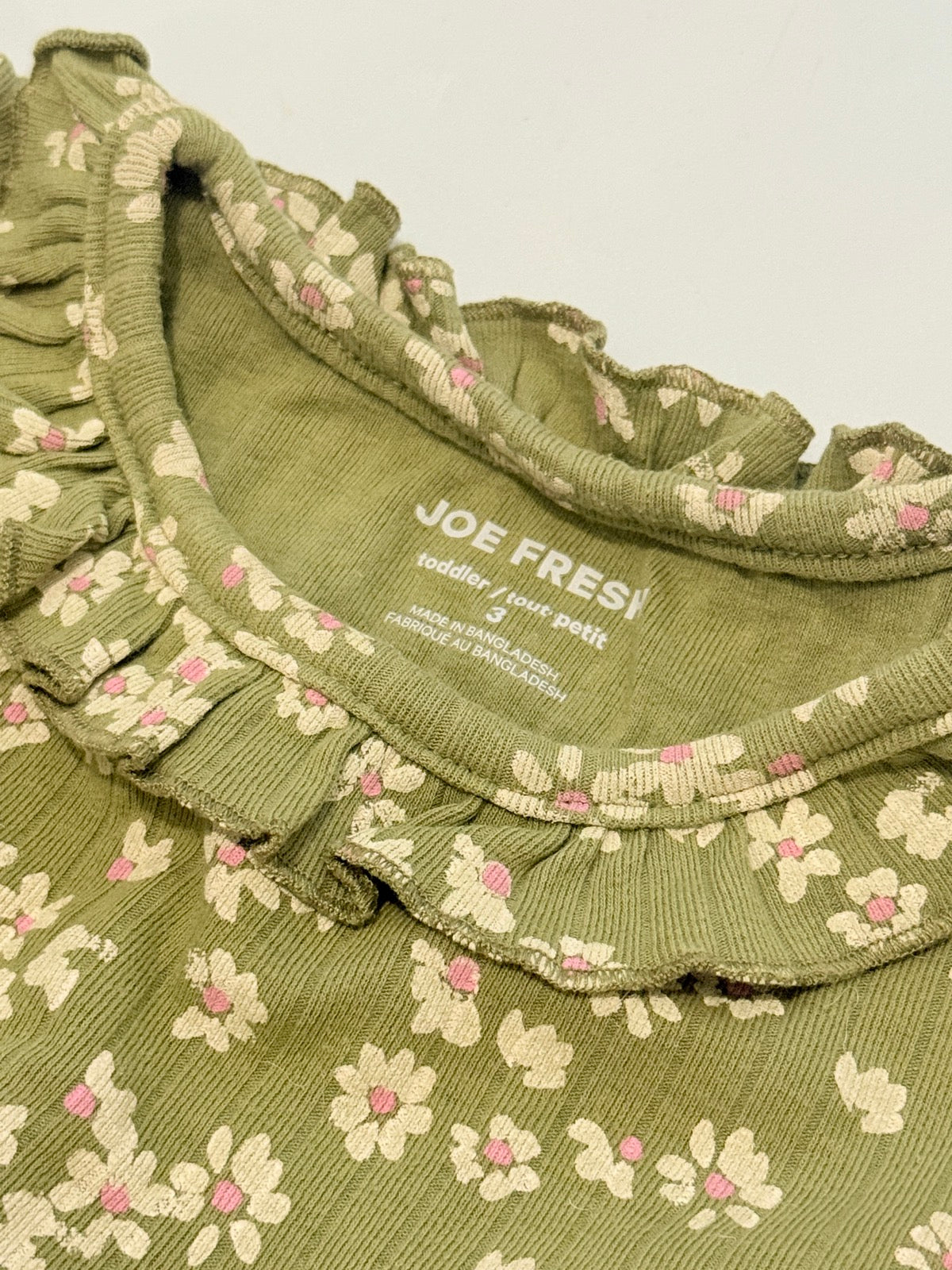 Joe Fresh Floral Ruffle Neck Top Size 3T