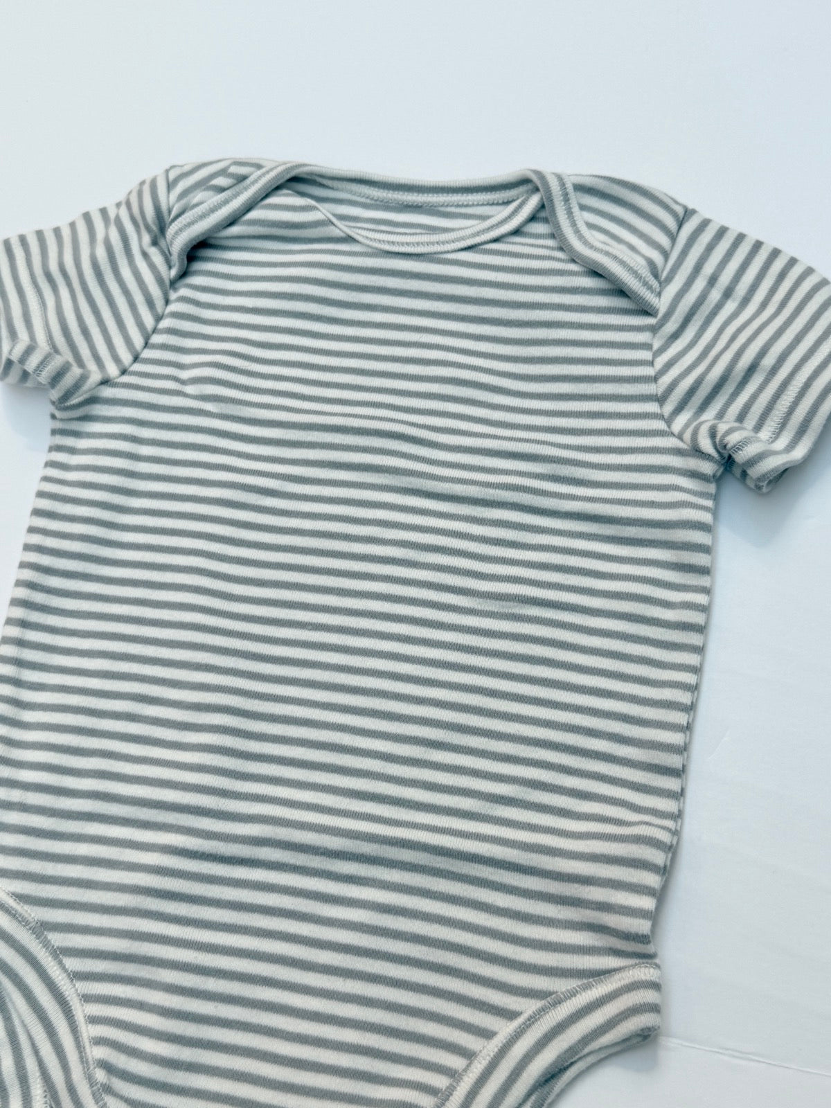 Old Navy Gray Striped Bodysuit 6-12M