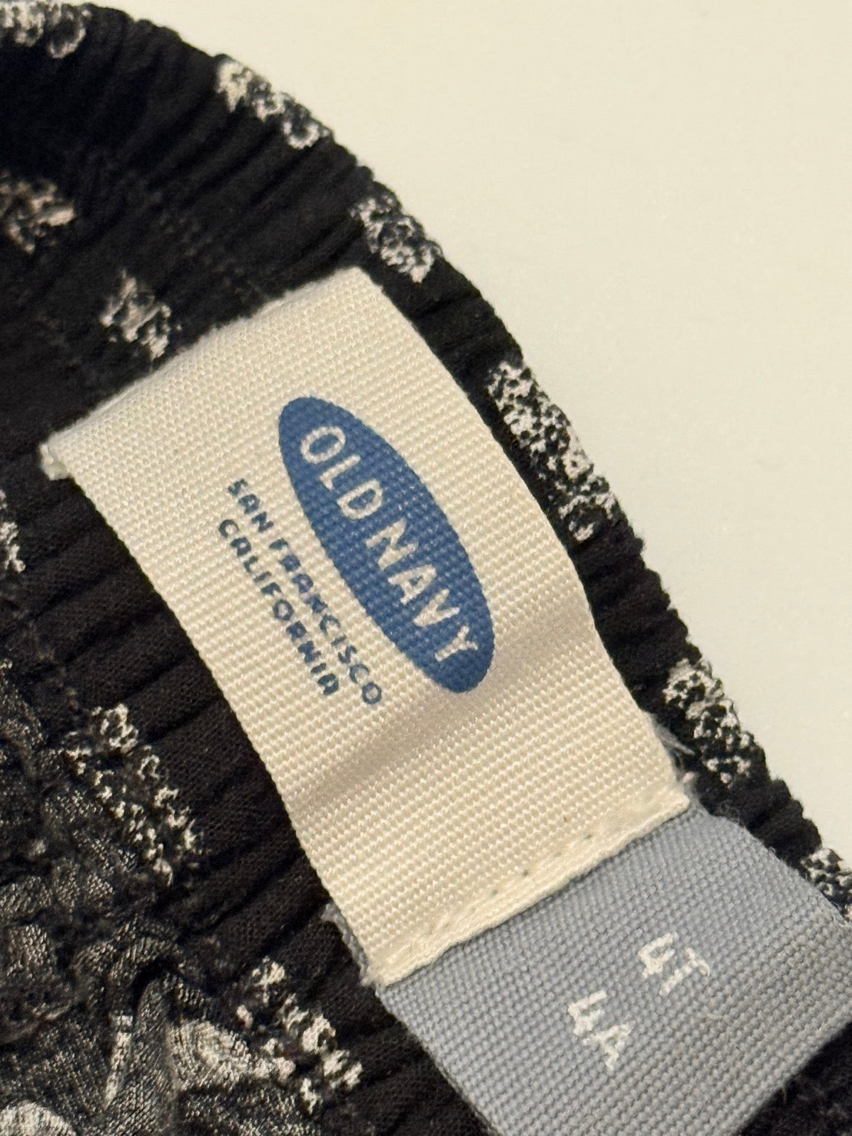 Old Navy Black Silver Print Jogger Pants 4T
