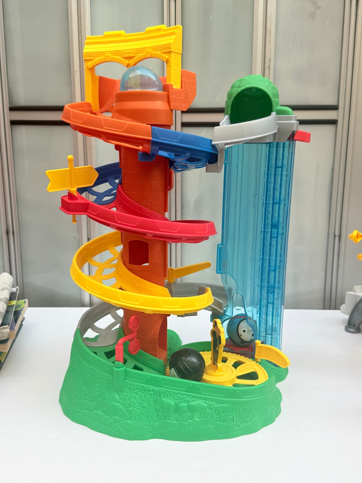 Fisher-Price Thomas Friends Minis Twist-n-Turn Stunt Set