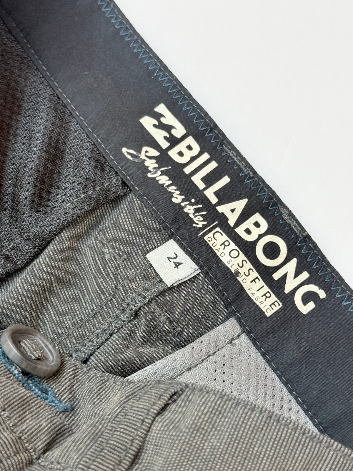 Billabong Submersible Crossfire Shorts Size 24