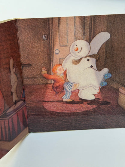 Raymond Briggs The Snowman Dressing Up