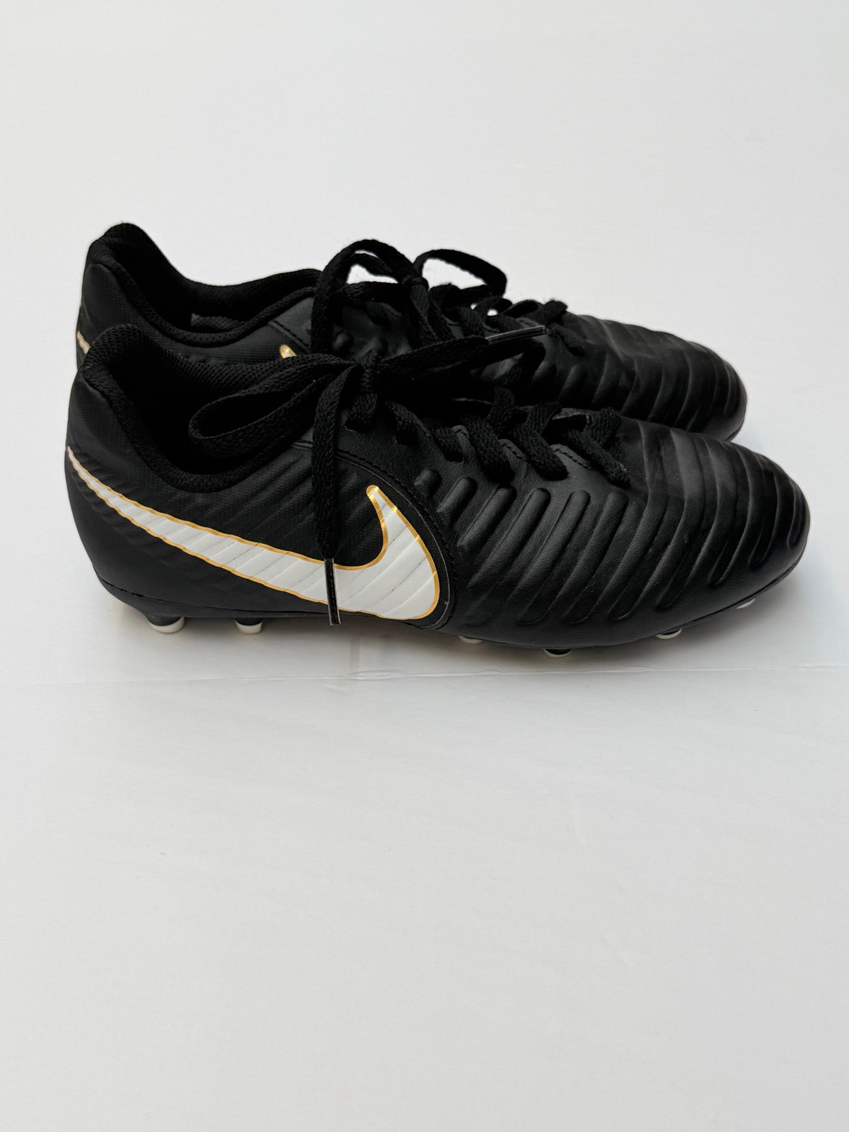 Nike Tiempo Soccer Cleats Youth Size 3Y