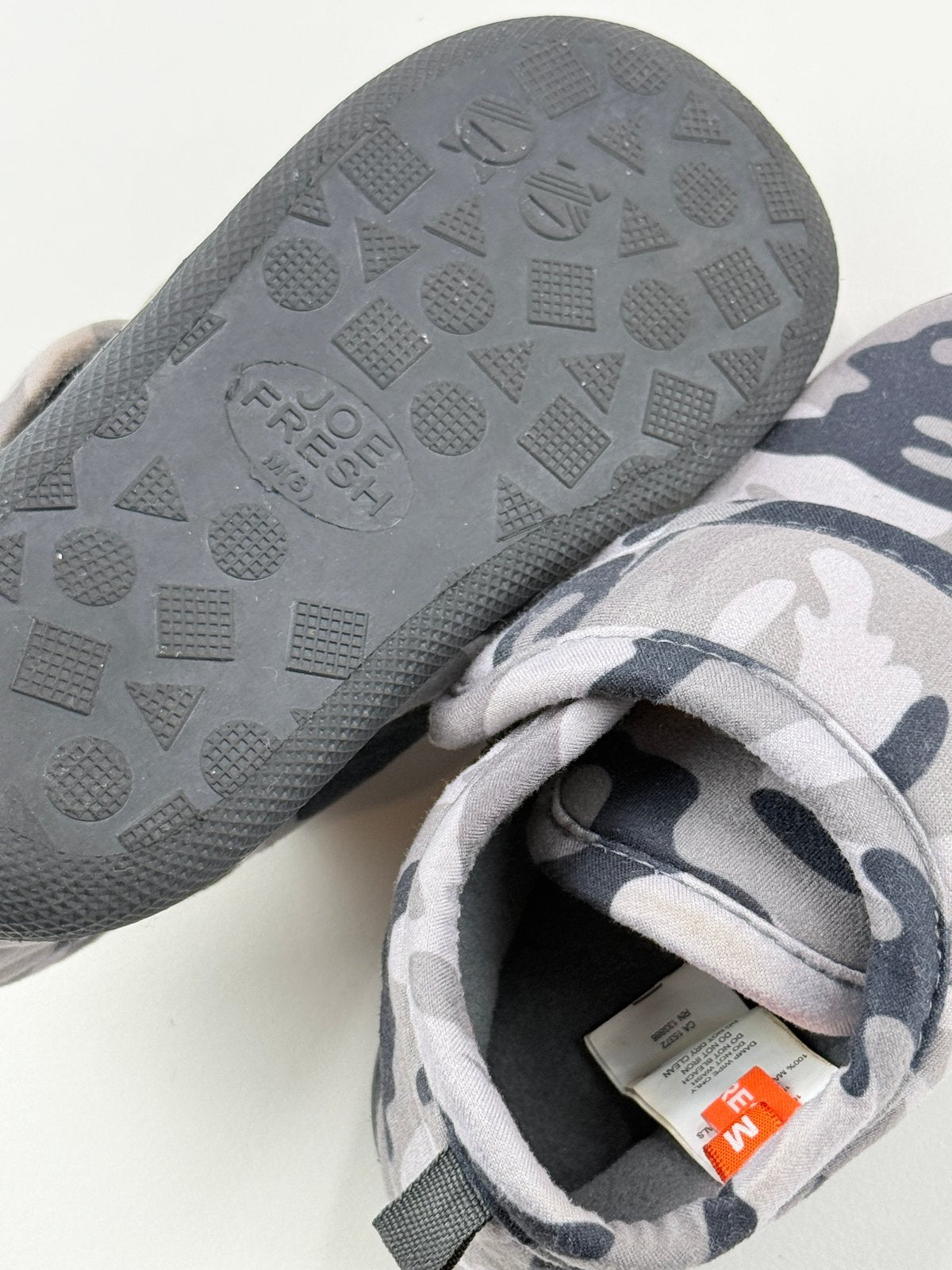 Joe Fresh Gray Camo Dinosaur Slipper Boots M(8)