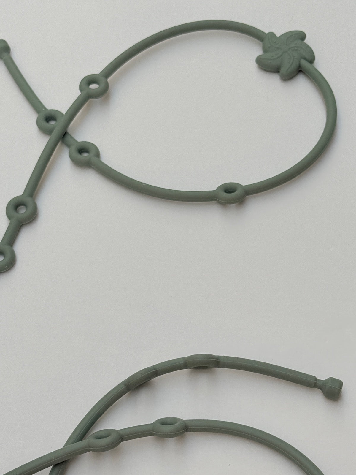 Silicone Baby Accessory Straps for Strollers & High Chairs