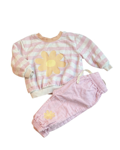 Old Navy Daisy Sweatshirt & Jogger Set 6-12M