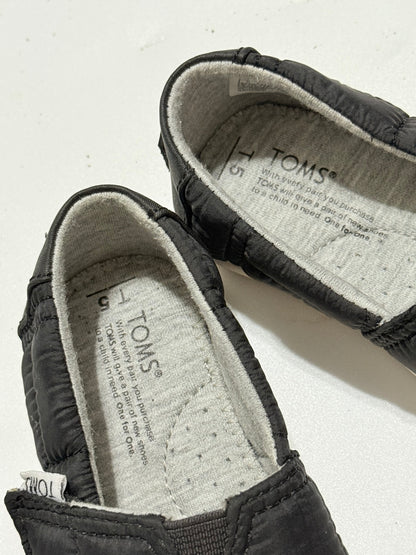 TOMS Black Quilted Slip-On Shoes Size 5