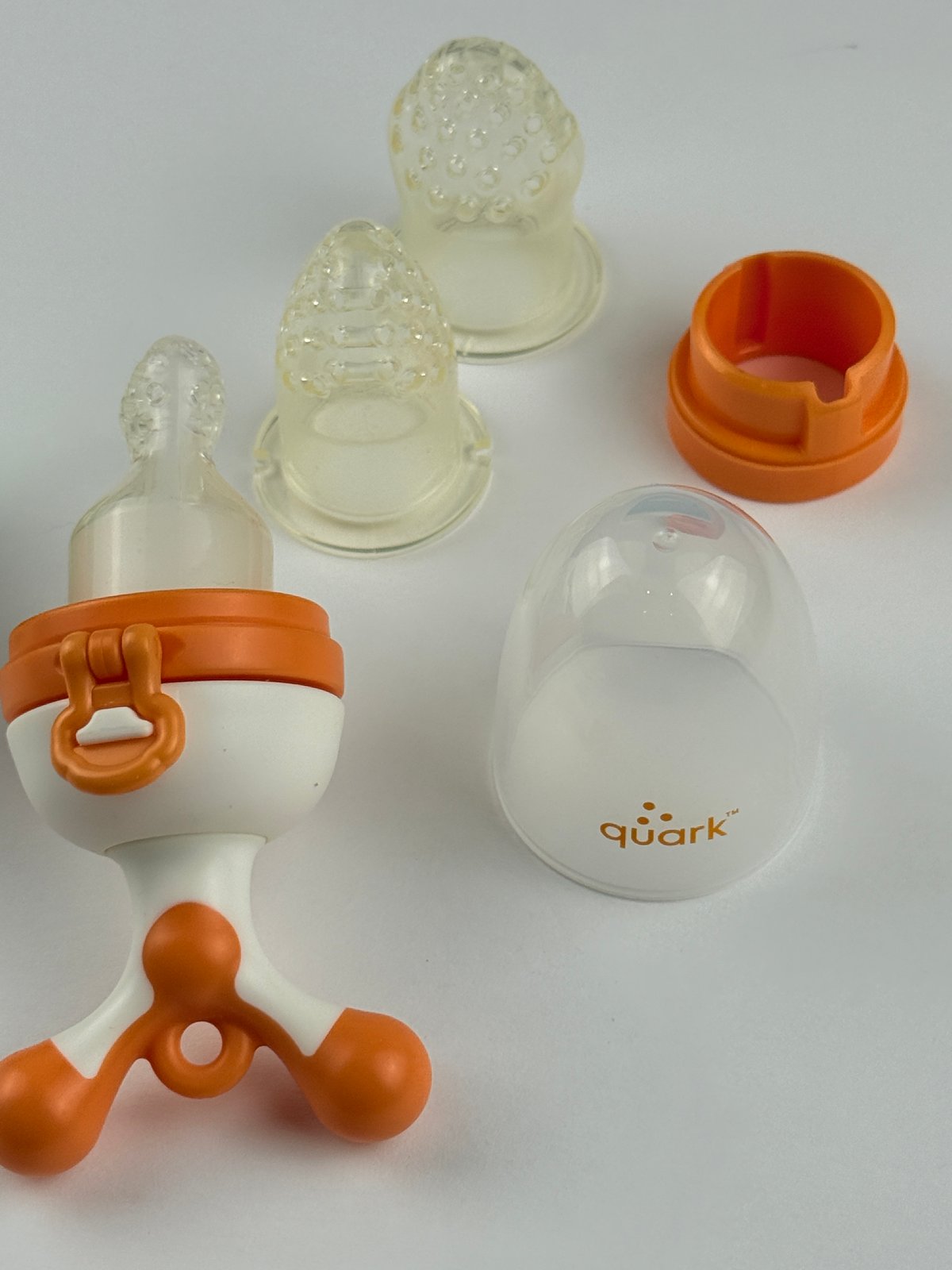 Quark Baby Food Feeder with Raspberry Teether