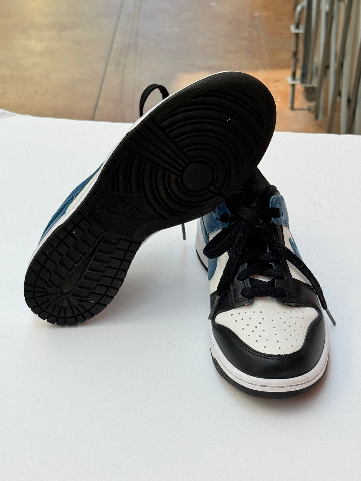 Nike Dunk Low Kids Sneaker Size 6Y