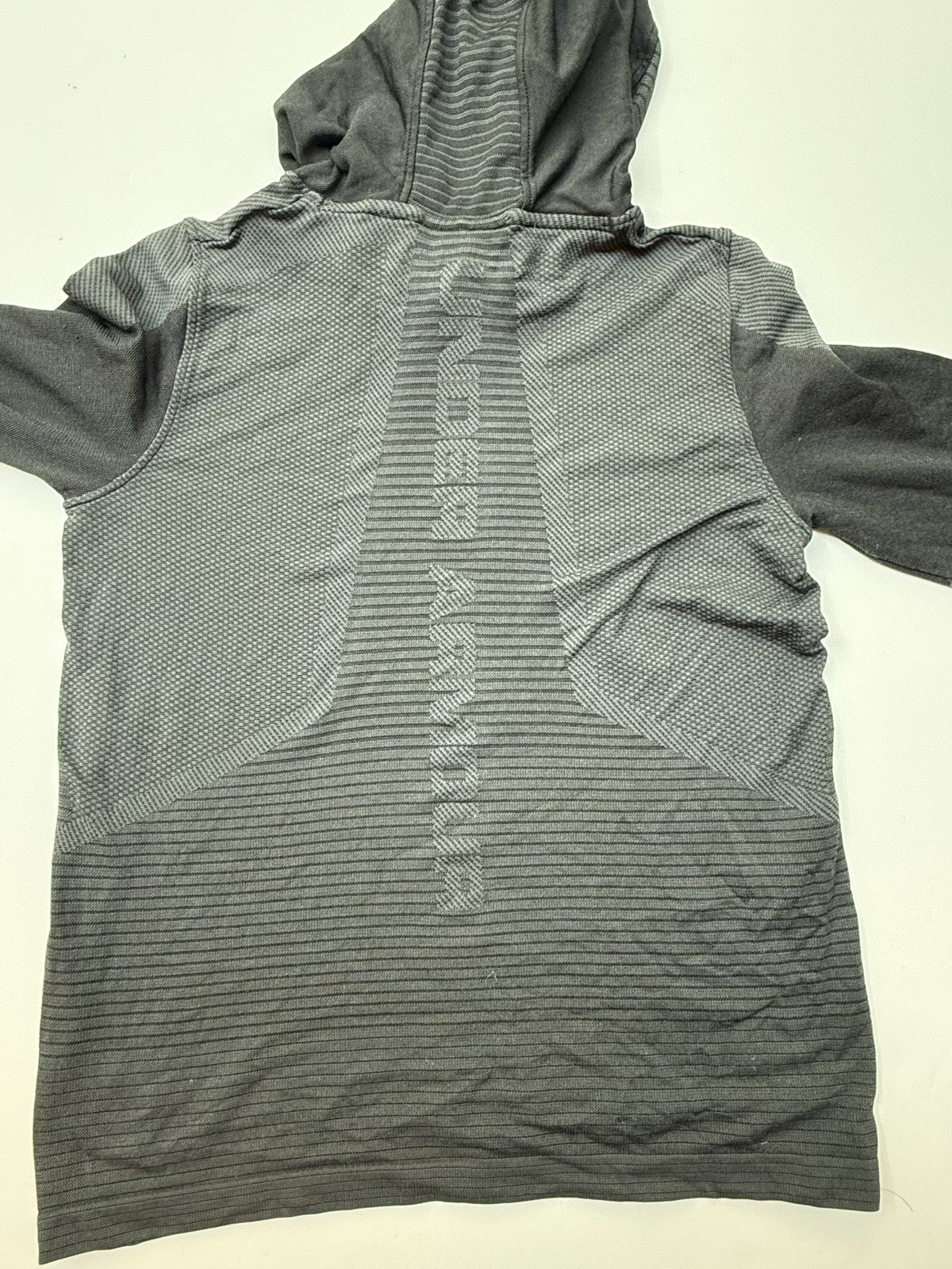 Under Armour HeatGear Hoodie YSM- 7/8Y