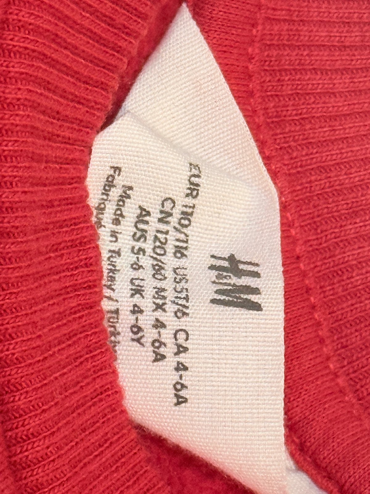 H&M Disney Snow White Red Sweatshirt Size 5T/6