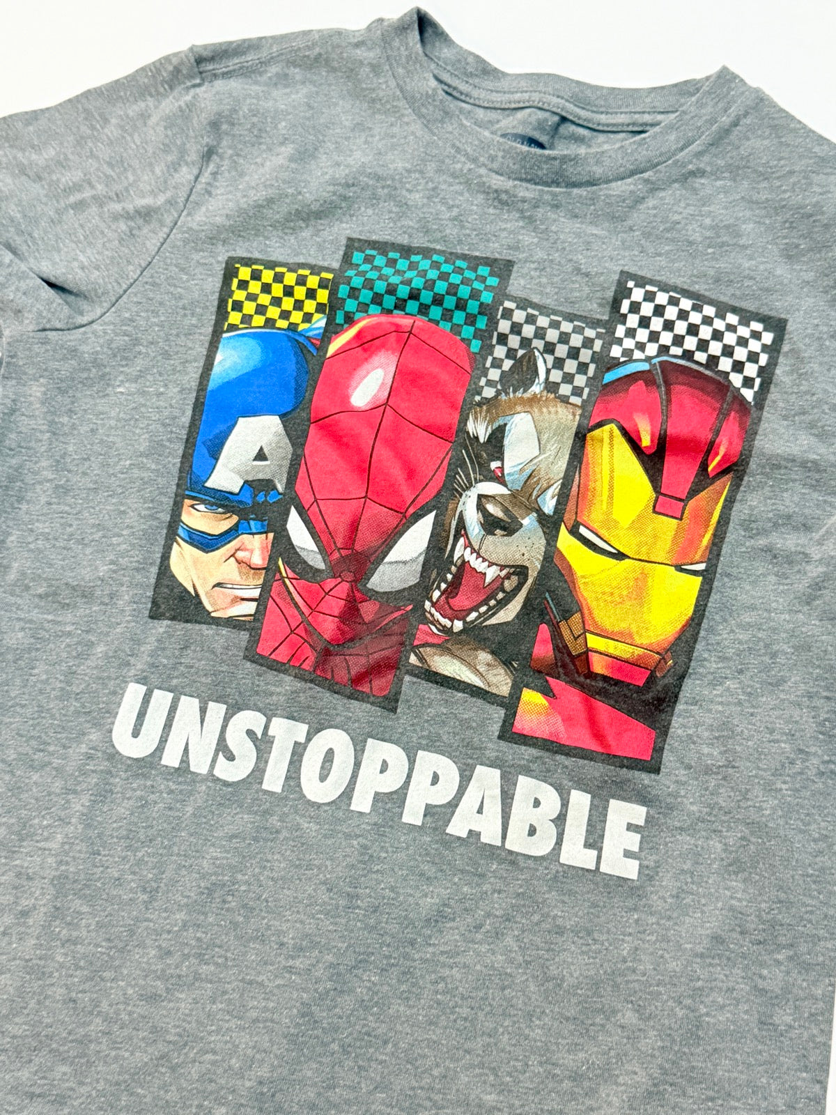 Old Navy Marvel Unstoppable T-Shirt M (8) 8