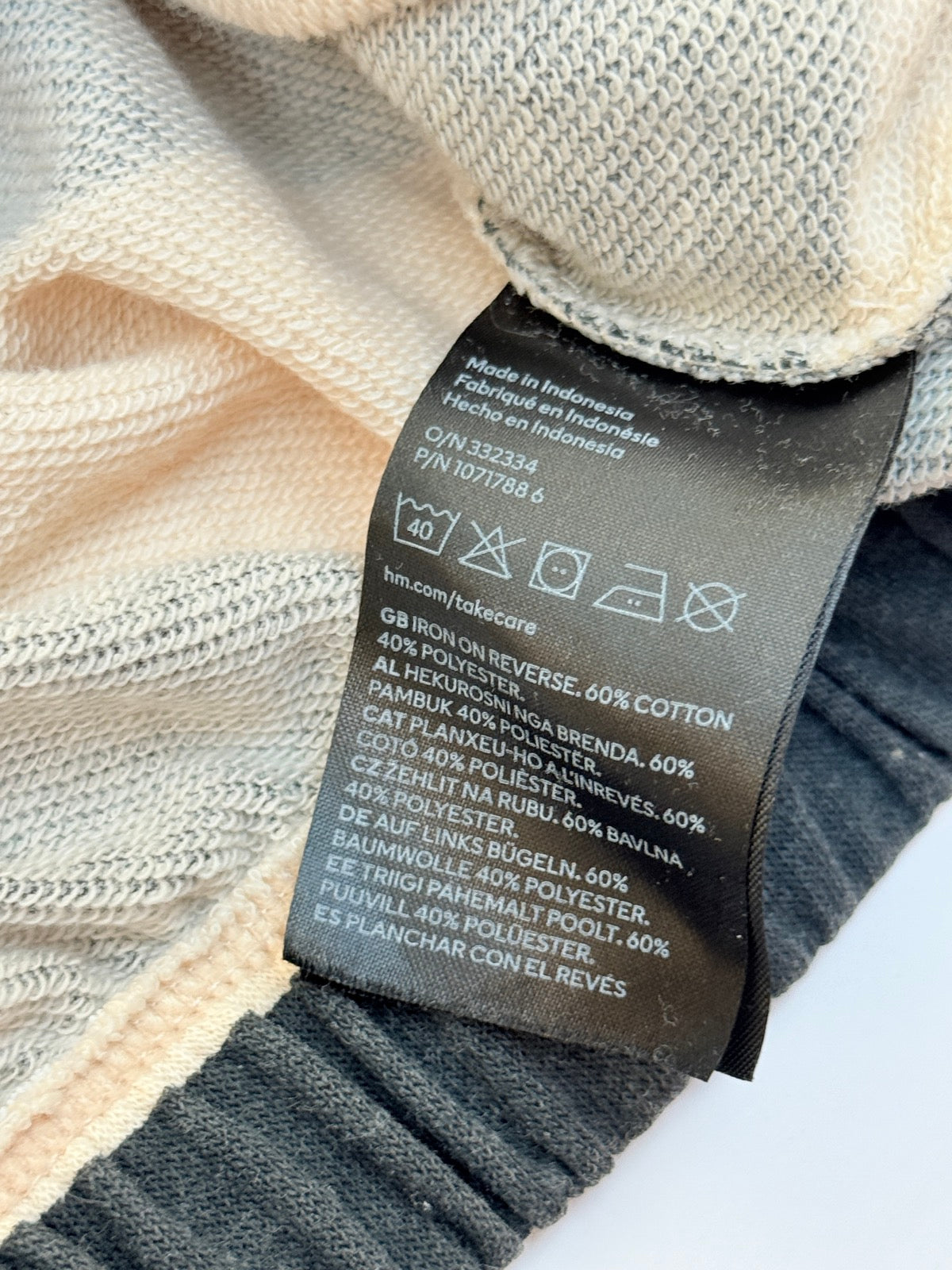 H&M Abstract Crop Hoodie Size 8-10