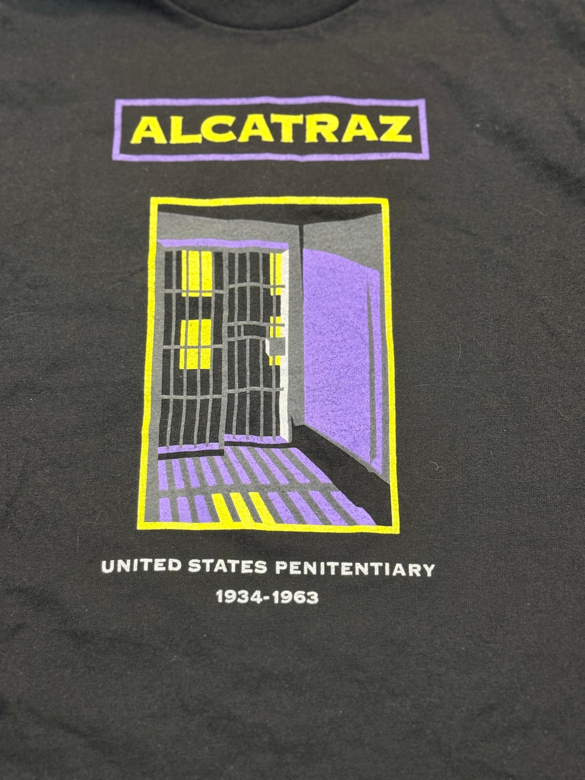 Hanes Alcatraz Black Graphic T-Shirt S