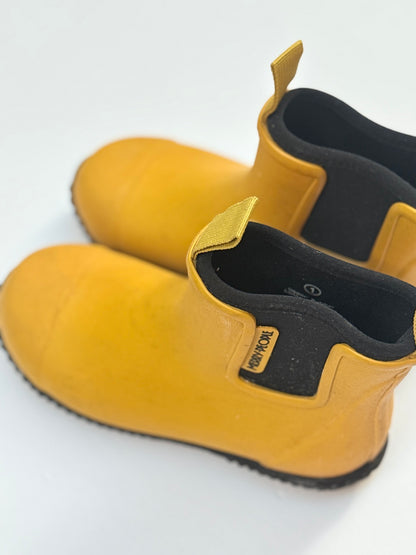 Merry People Chelsea Boot Yellow Size 1