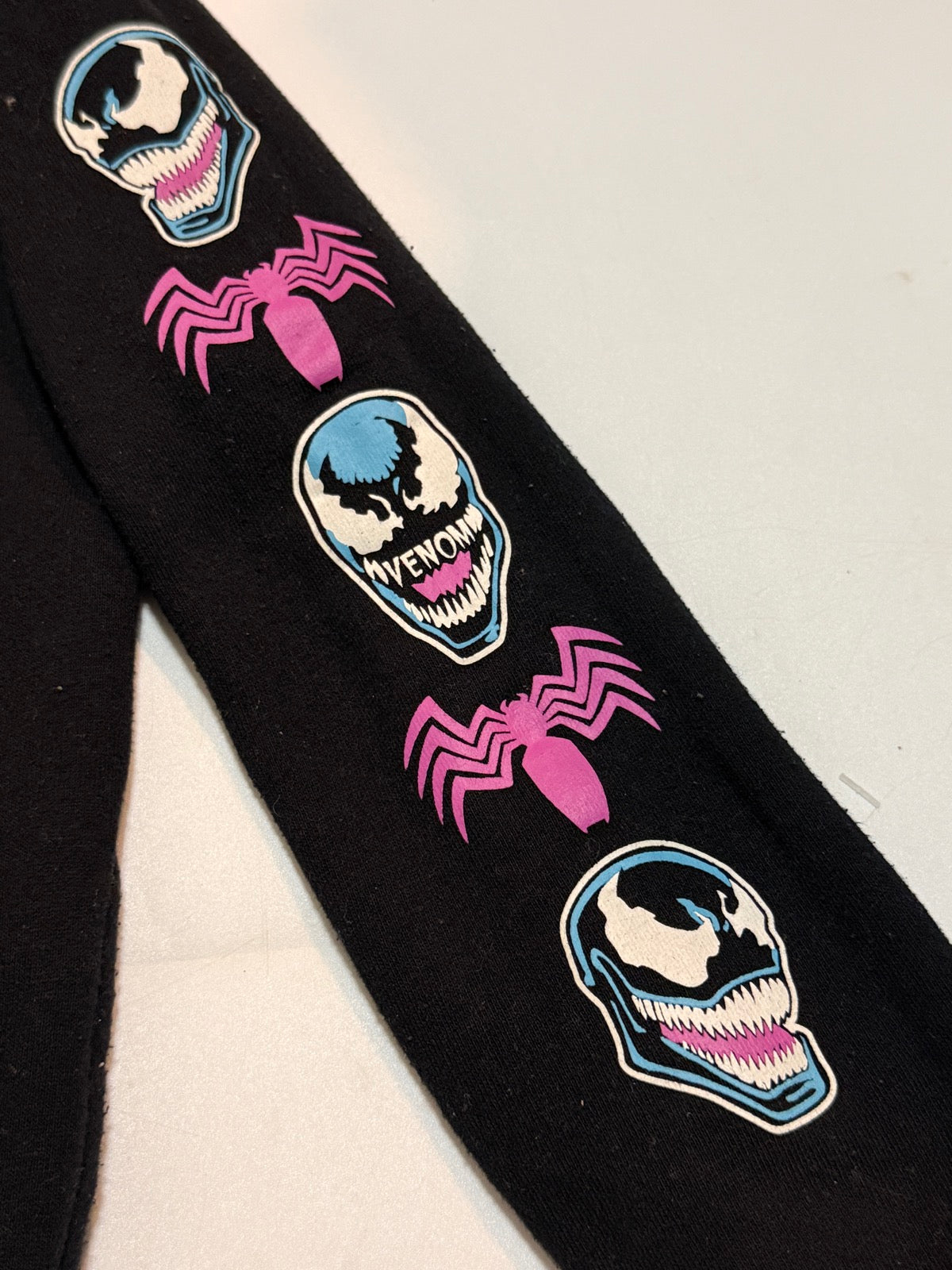 Sweat à capuche graphique noir Marvel Venom Taille M 6/7 ans