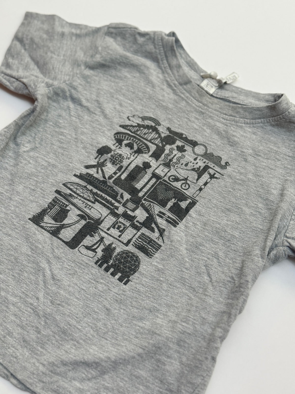 Rabbit Skins Vancouver Icons Gray T-Shirt Size 2