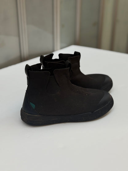 Vessi Weekend Chelsea Boots Youth Size J4