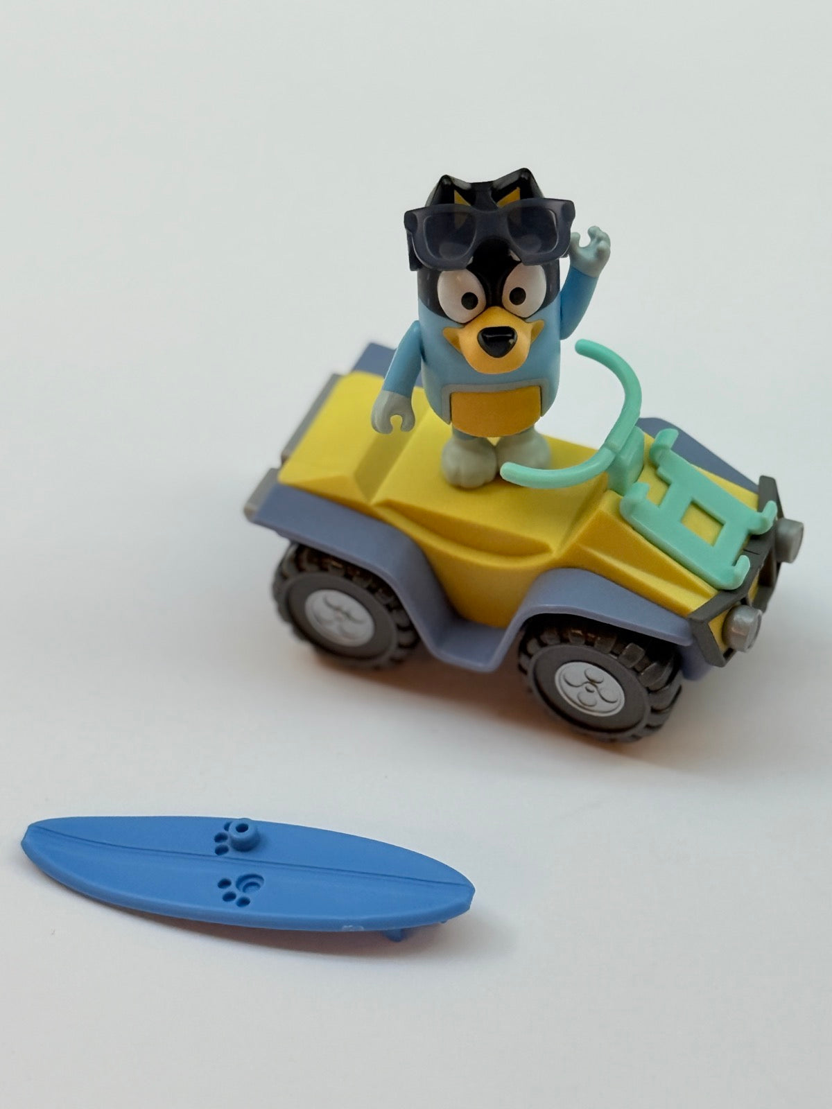 Bluey Bandit Beach Buggy Vehicle with Figure