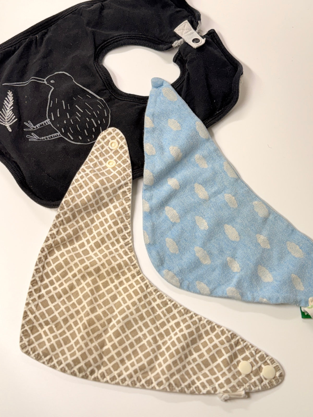 Mixed Brand Kiwi & Parade Baby Bib Set OS