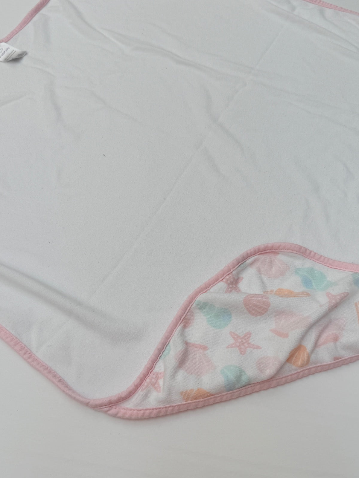 Koalababy Pink Seashell Print Baby Blanket