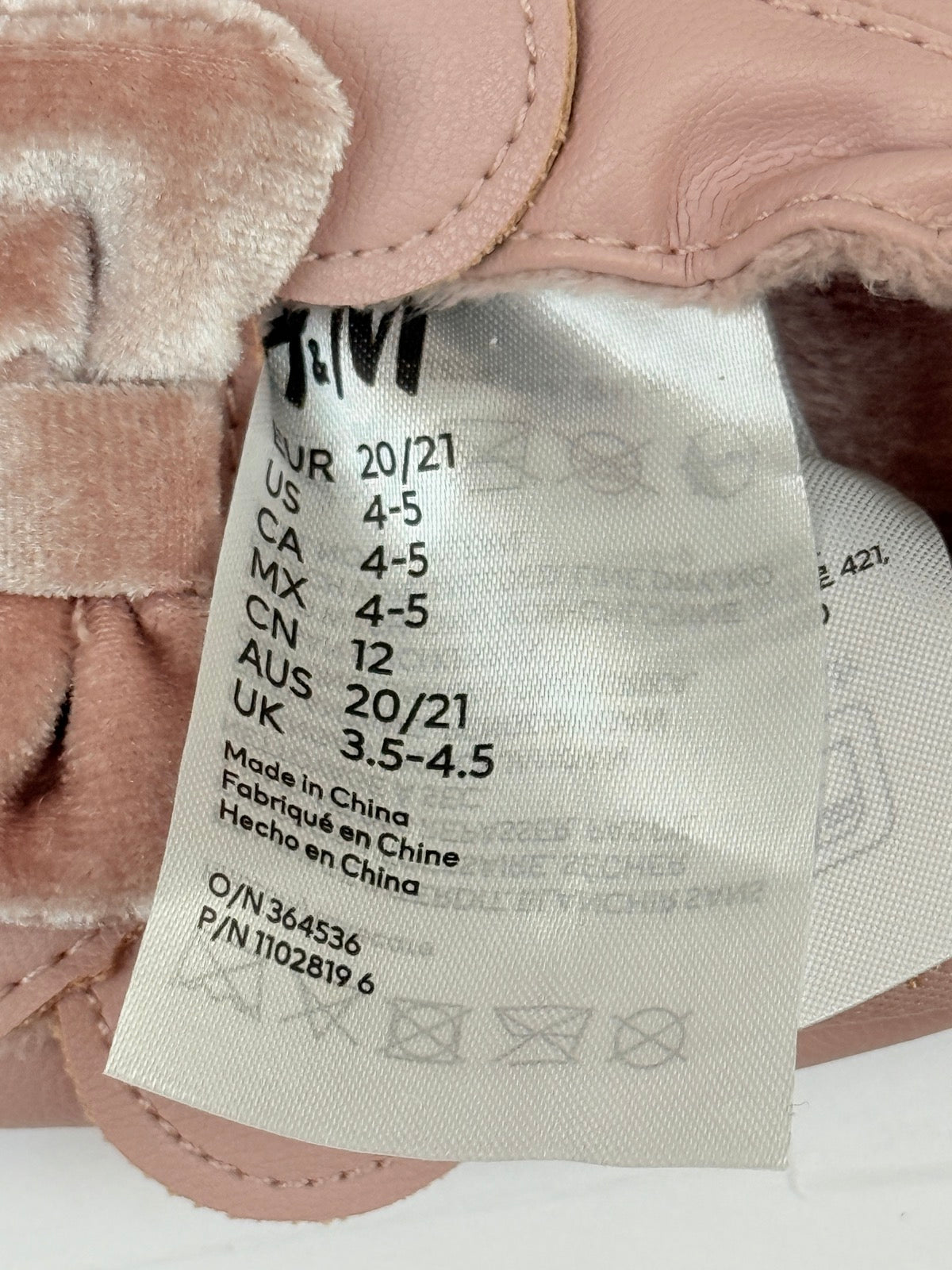 H&M Disney Minnie Mouse Crib Shoes Size 4-5
