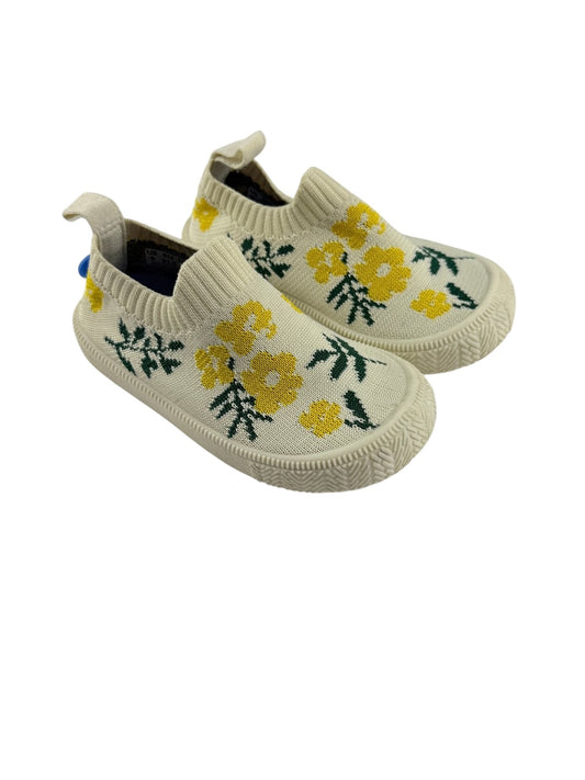 Jan & Jul Floral Knit Slip-On Shoes Size 6