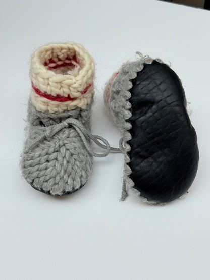 Muffle-Up! Gray Knit Baby Booties 6-12M
