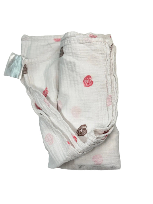 Rose et Chocolat White Rose Print Swaddle Blanket