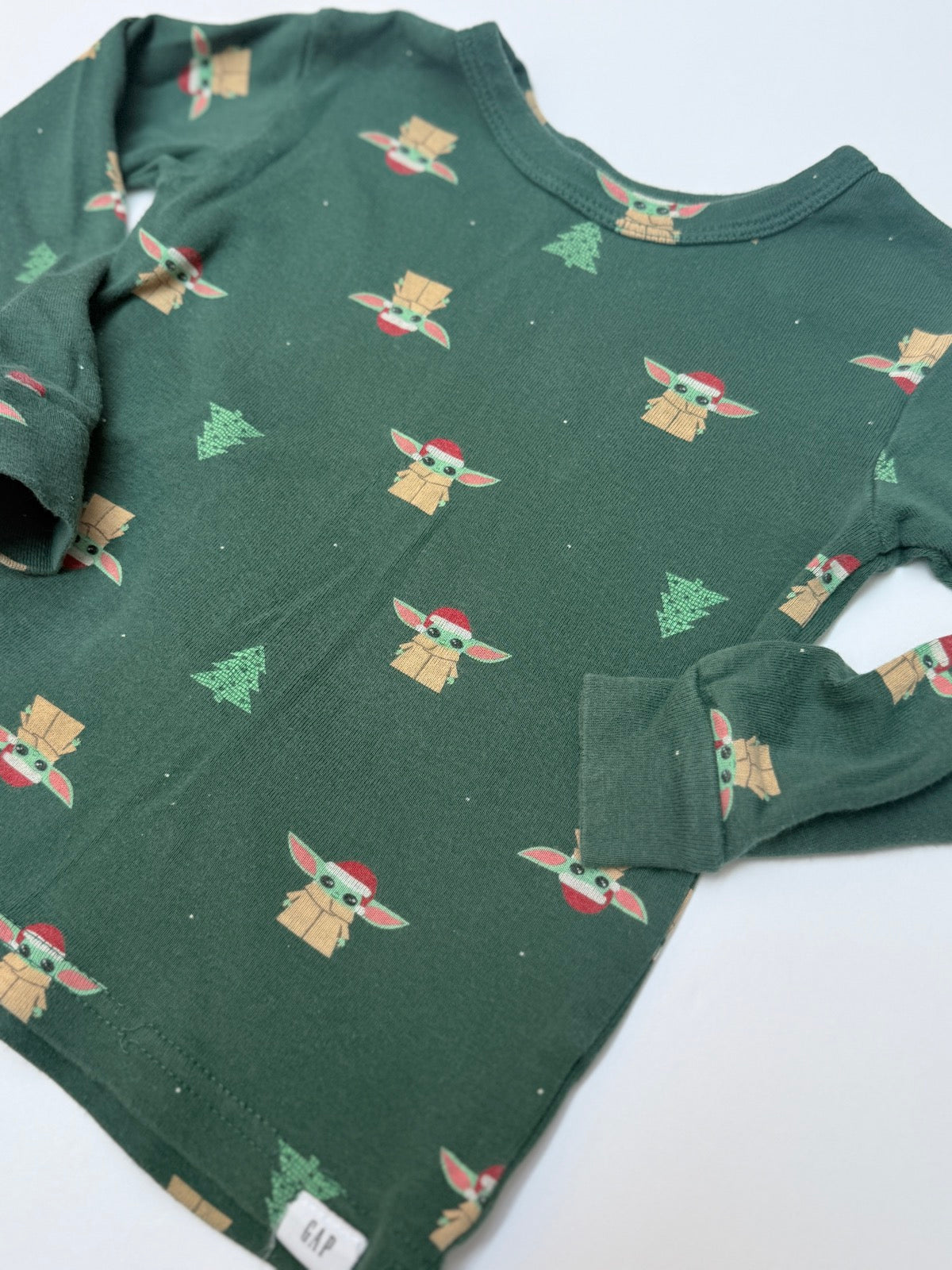 Gap Star Wars Baby Yoda Christmas Pajama Set 2T