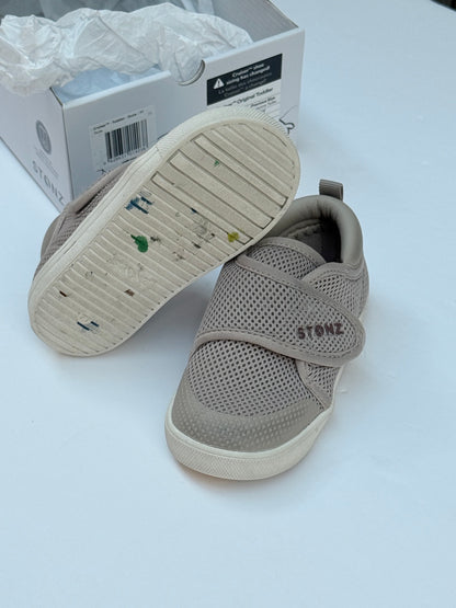 Stonz Cruiser Toddler Sneaker Duna Size 7T