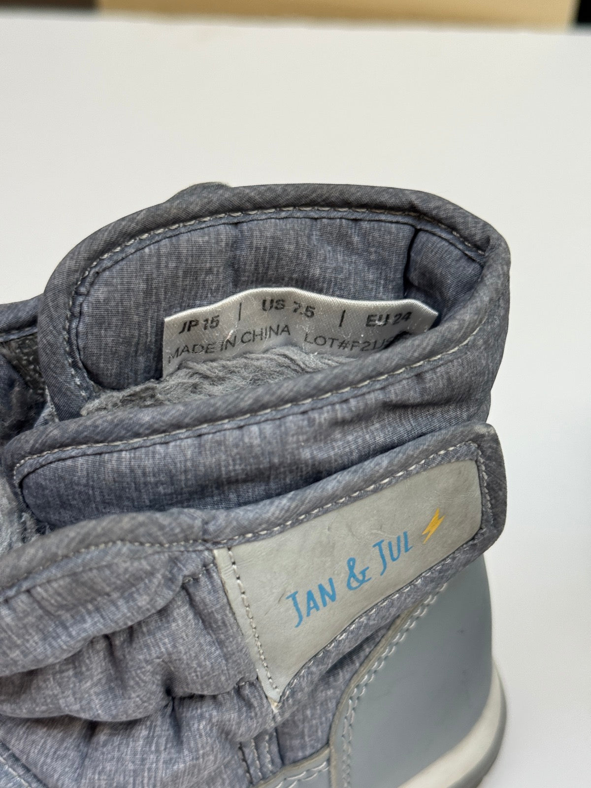 Jan & Jul Gray Winter Boot US 7.5