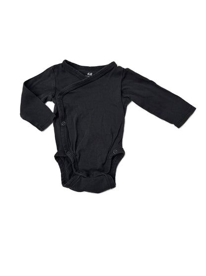 H&M Organic Cotton Wrap Bodysuit 1-2M