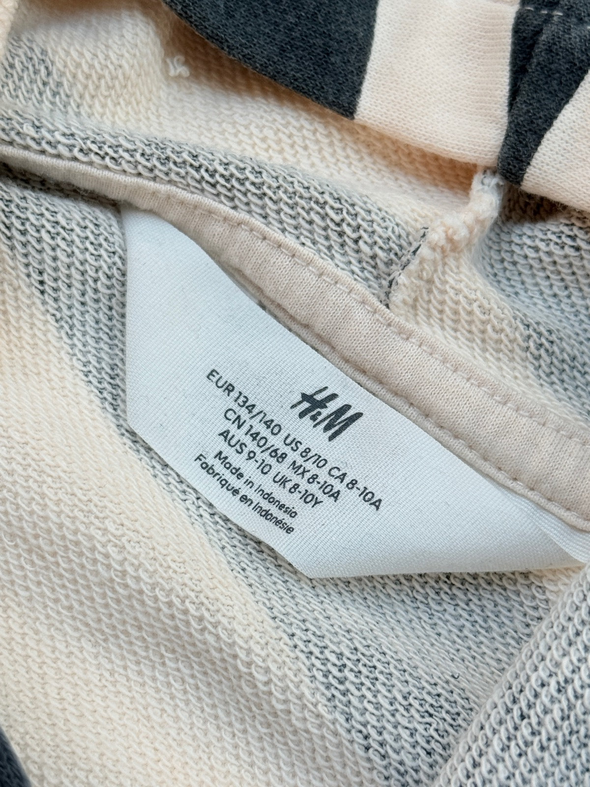 H&M Abstract Crop Hoodie Size 8-10