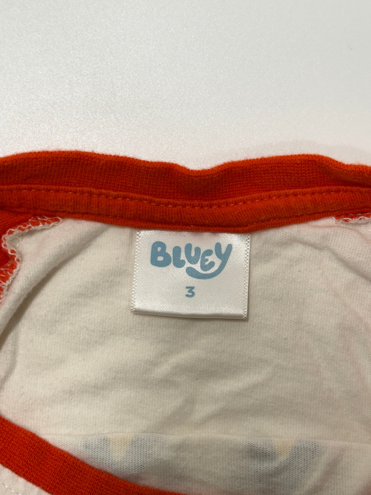 T-shirt raglan Bluey Noël « Pas de coup d'œil », taille 3