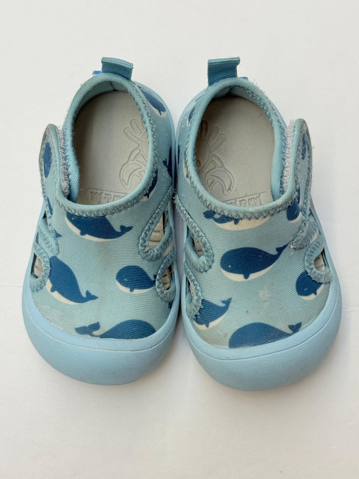 Jan & Jul Whale Print Aqua Shoes Size 4