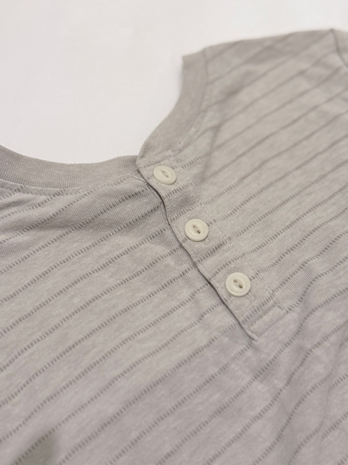 Old Navy Gray Striped Henley T-Shirt 4T