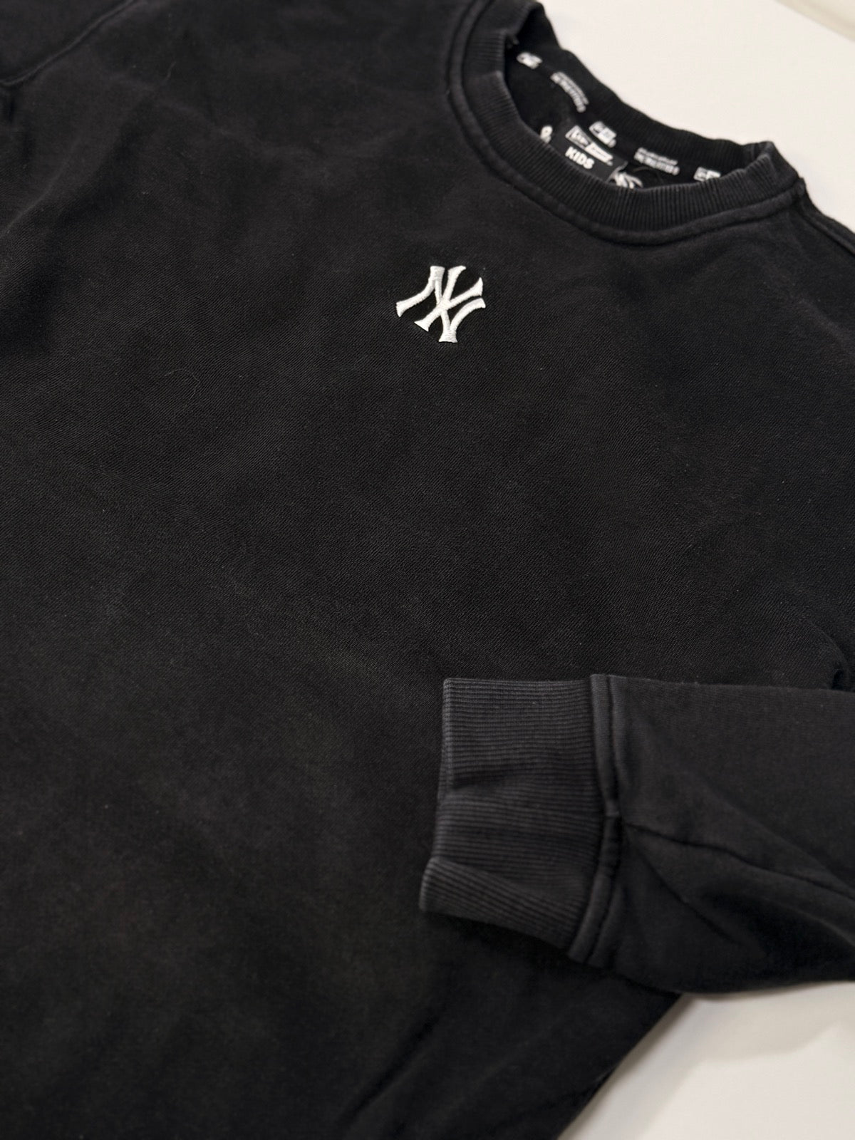 New Era NY Yankees Black Crewneck Kids 11-12Y