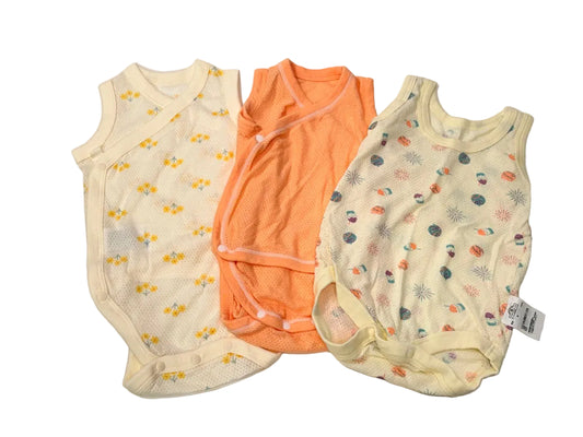 Uniqlo / Unknown Mesh Baby Onesies Set Size 60 =