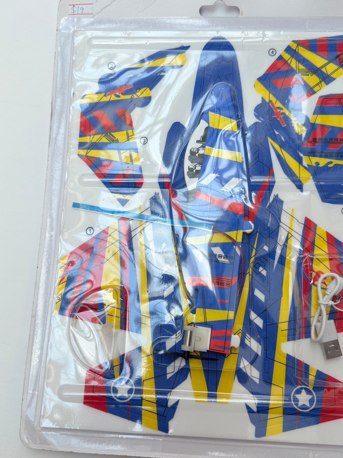 NWT - Yan Jie YJ035 Foam Glider Airplane Toy