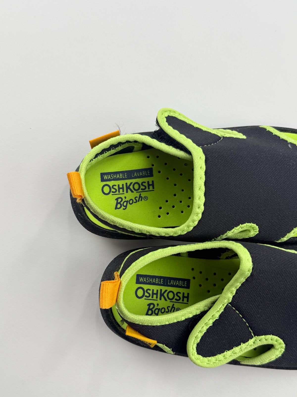 OshKosh B'gosh Black Lime Water Shoes Size 8
